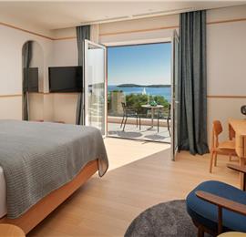 5 bedroom villa with infinity pool and sea views Hvar Town, sleeps 10